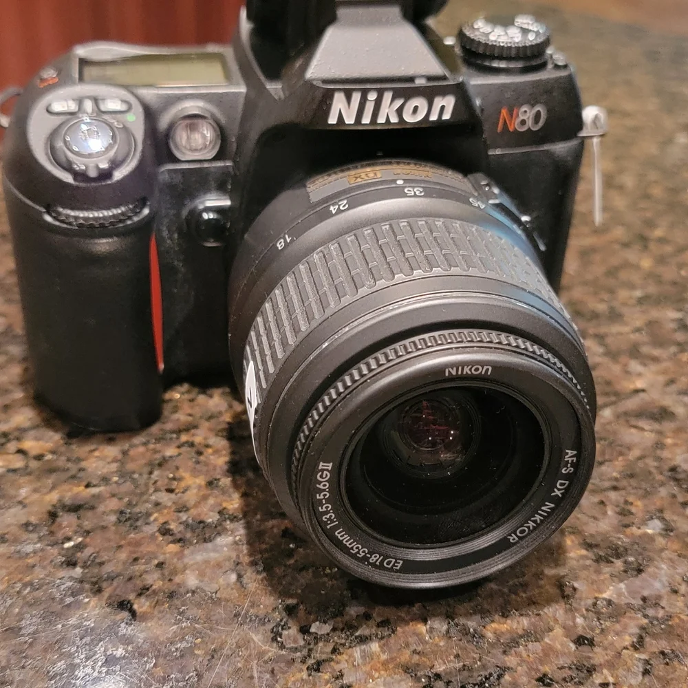 CANON N80 Canera & NIKKOR 18-55mm Lens